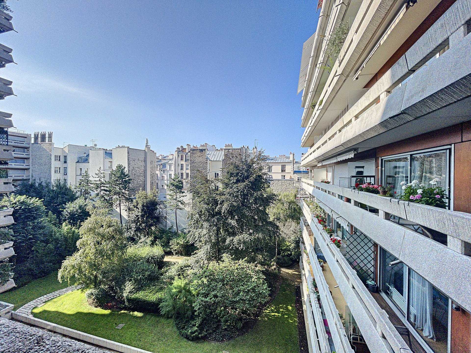 Condominium in Paris 11ème, Paris 10817856