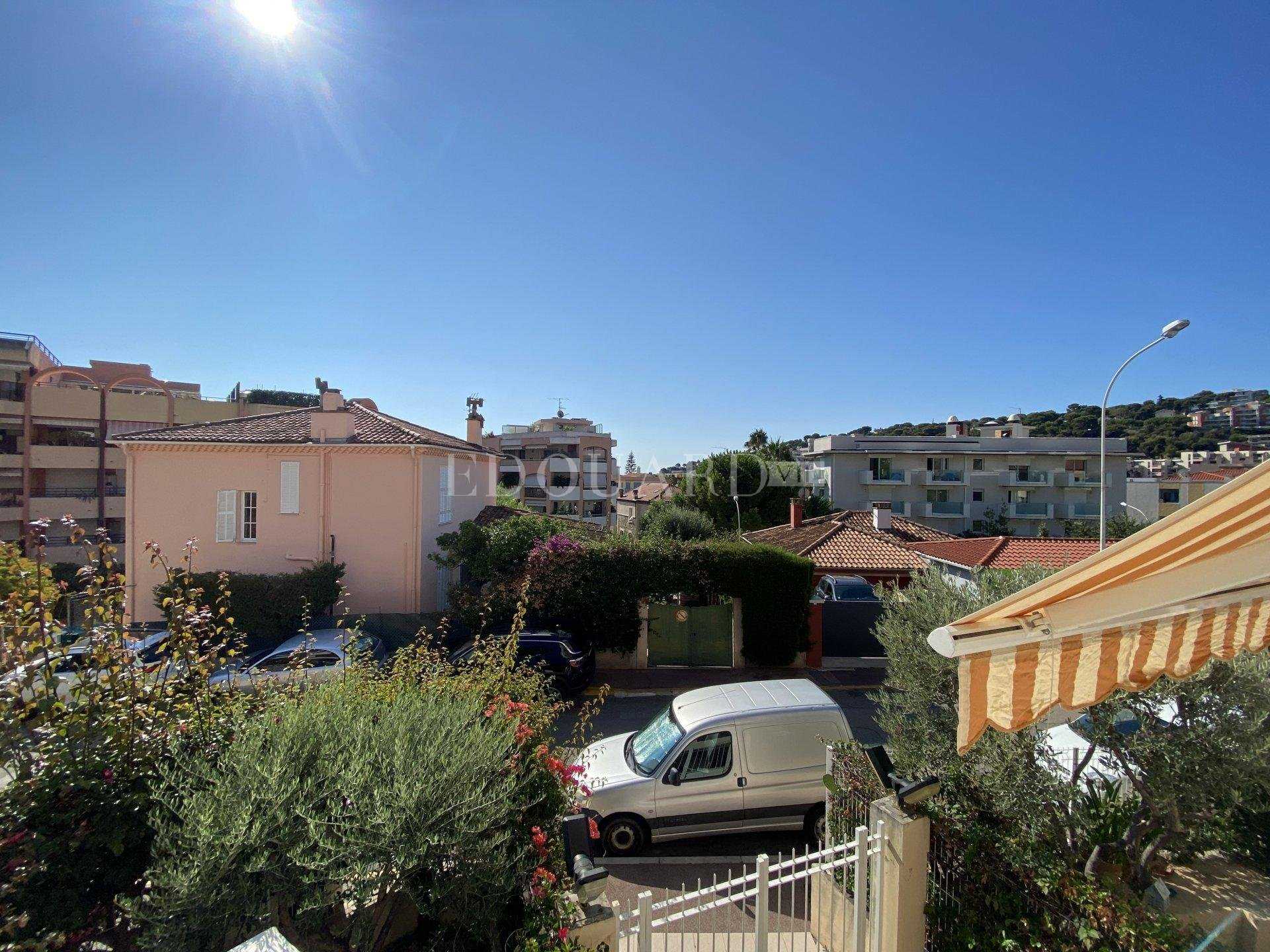 Condominium dans Cap-Martin, Provence-Alpes-Côte d'Azur 10817903