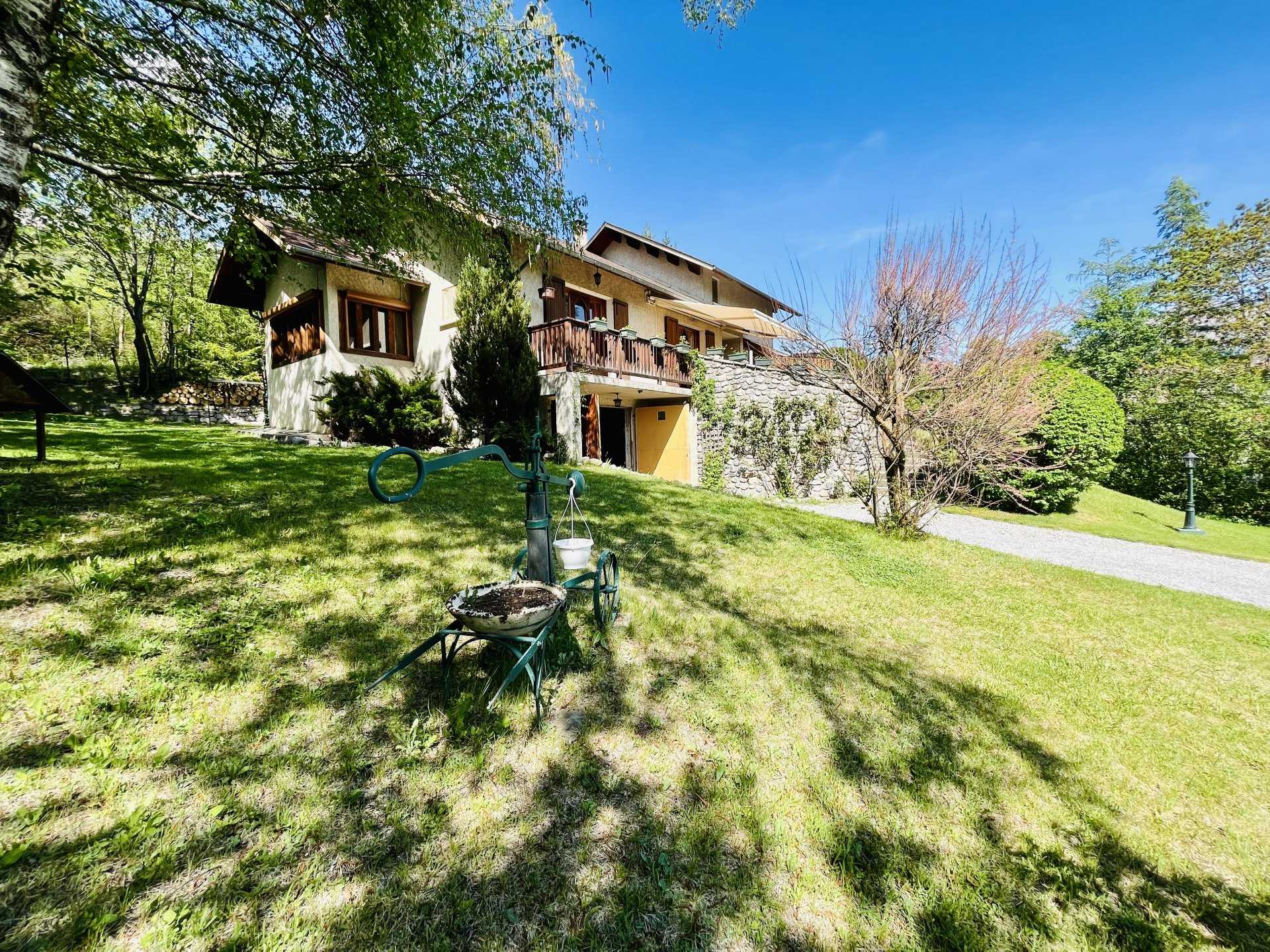 Casa nel Barcelonnette, Alpes-de-Haute-Provence 10817932
