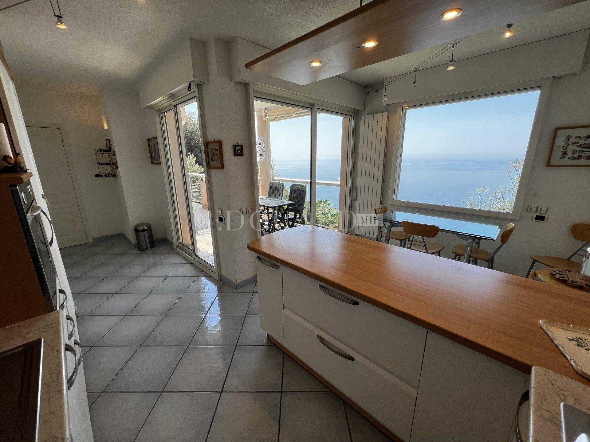 Квартира в Roquebrune-Cap-Martin, Alpes-Maritimes 10817933