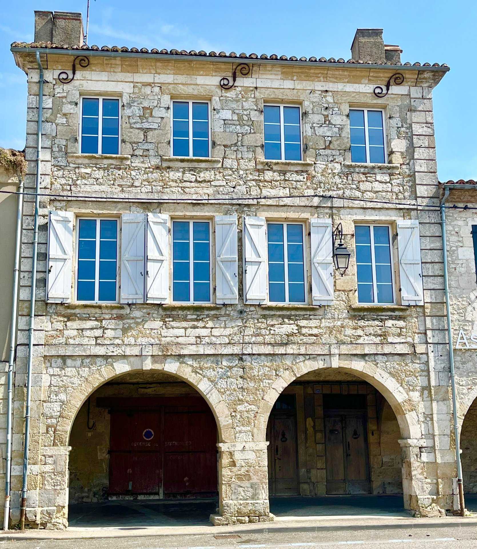Useita taloja sisään Chanzeaux, Pays de la Loire 10817972