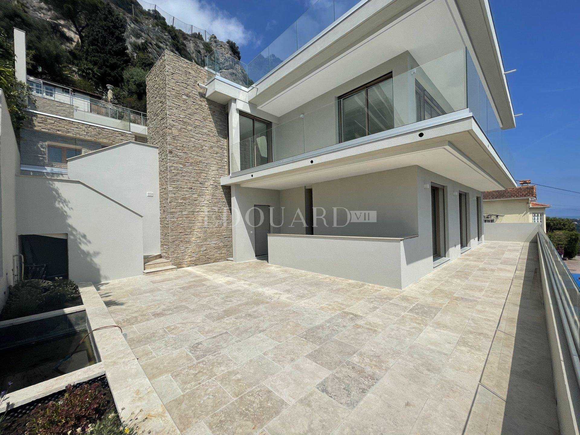 Condominium in Roquebrune-Cap-Martin, Alpes-Maritimes 10818050