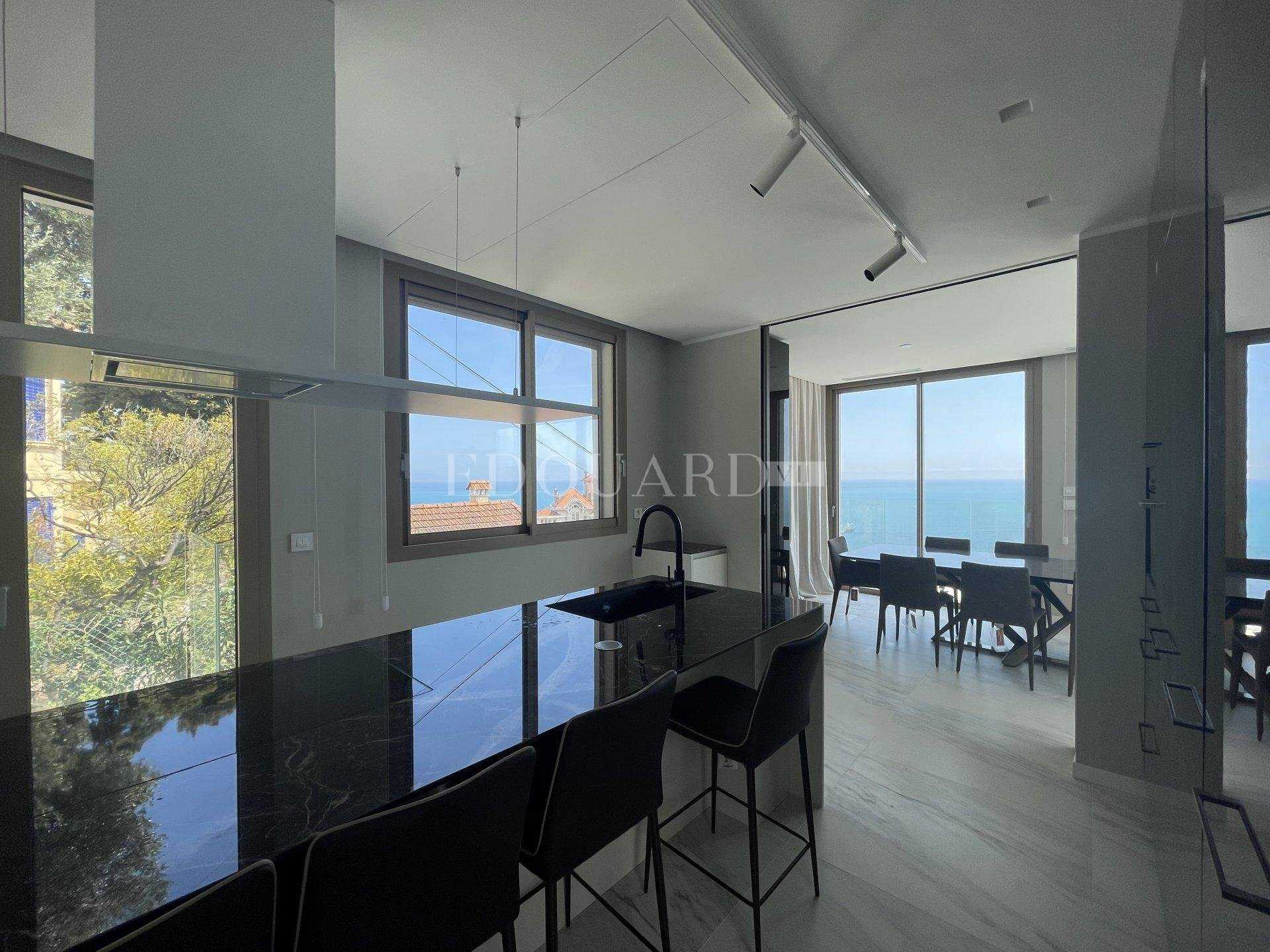 Condominium in Roquebrune-Cap-Martin, Alpes-Maritimes 10818050