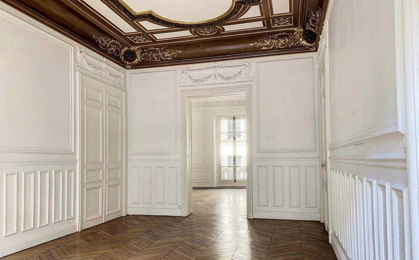 Condominium in Paris, Ile-de-France 10818052