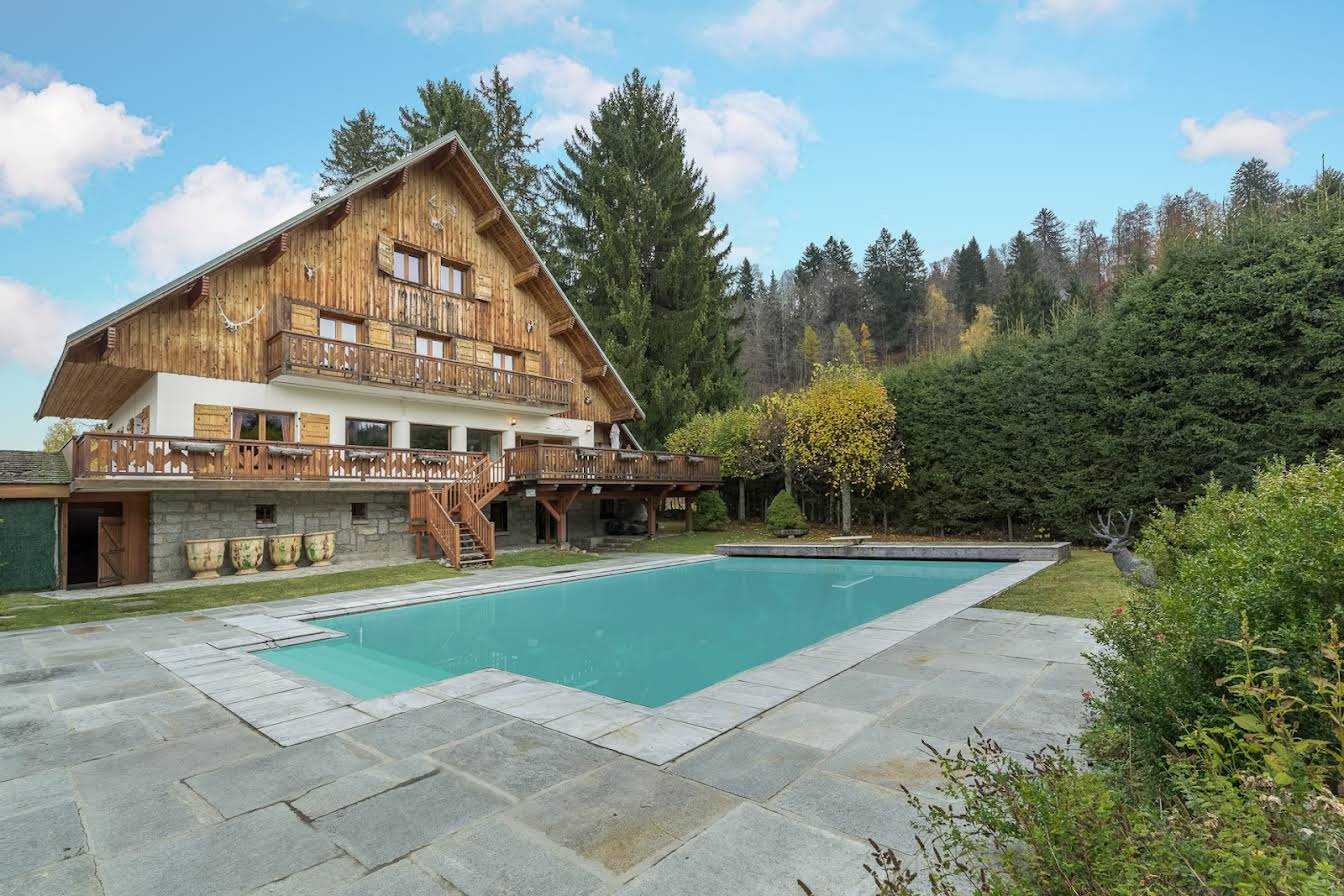 House in Megeve, Auvergne-Rhone-Alpes 10818095