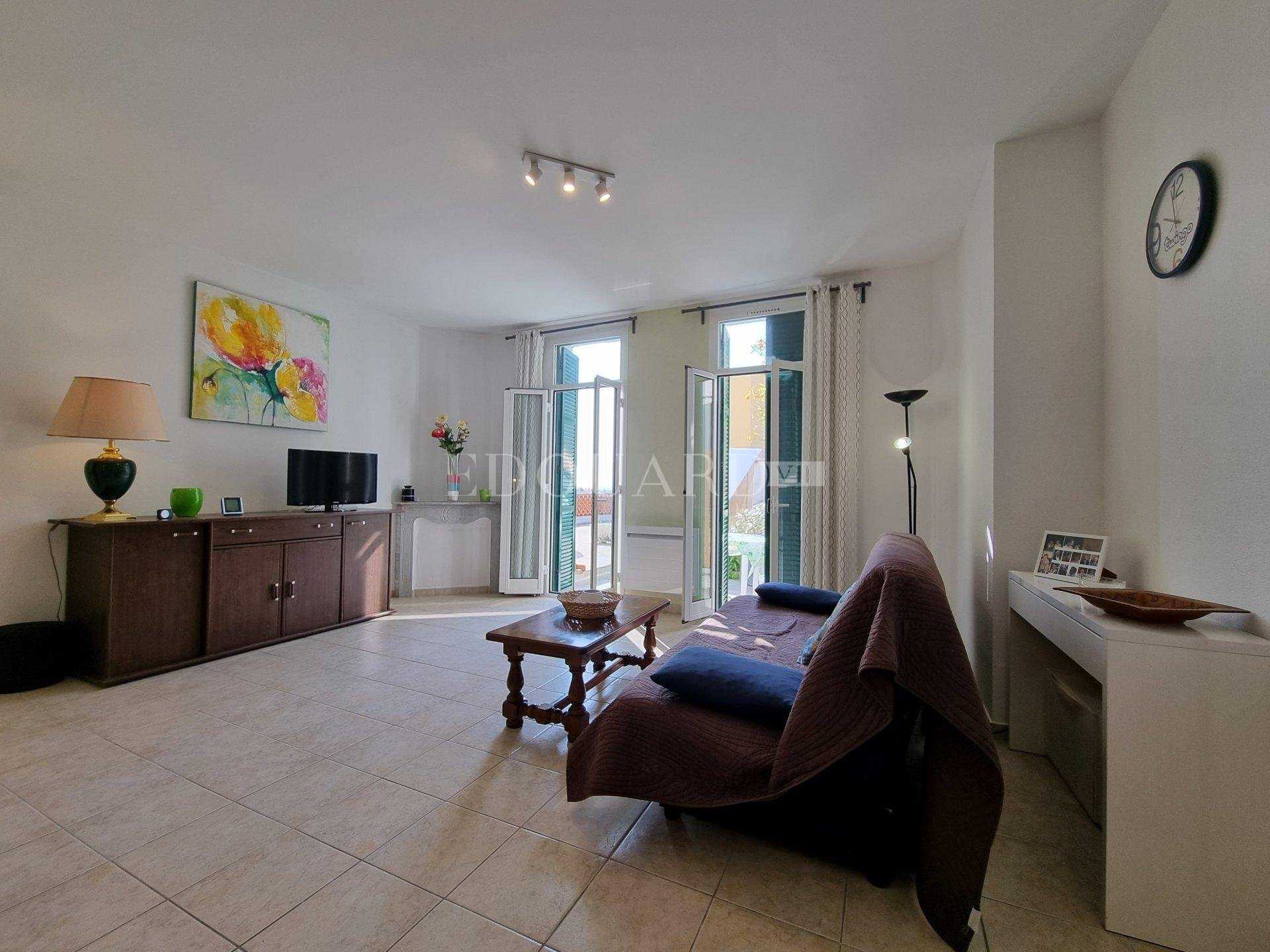 Condominium in Menton, Provence-Alpes-Cote d'Azur 10818107