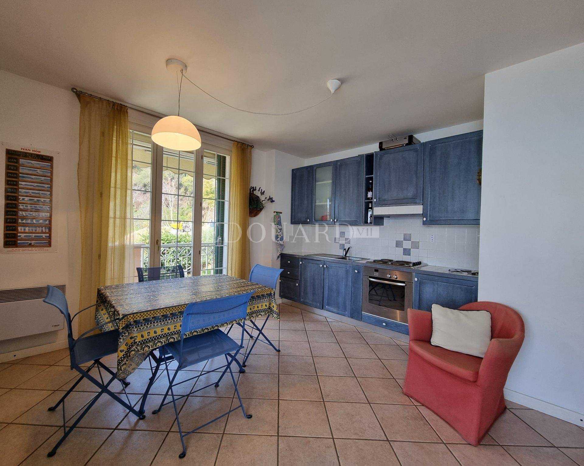 公寓 在 Roquebrune-Cap-Martin, Alpes-Maritimes 10818113