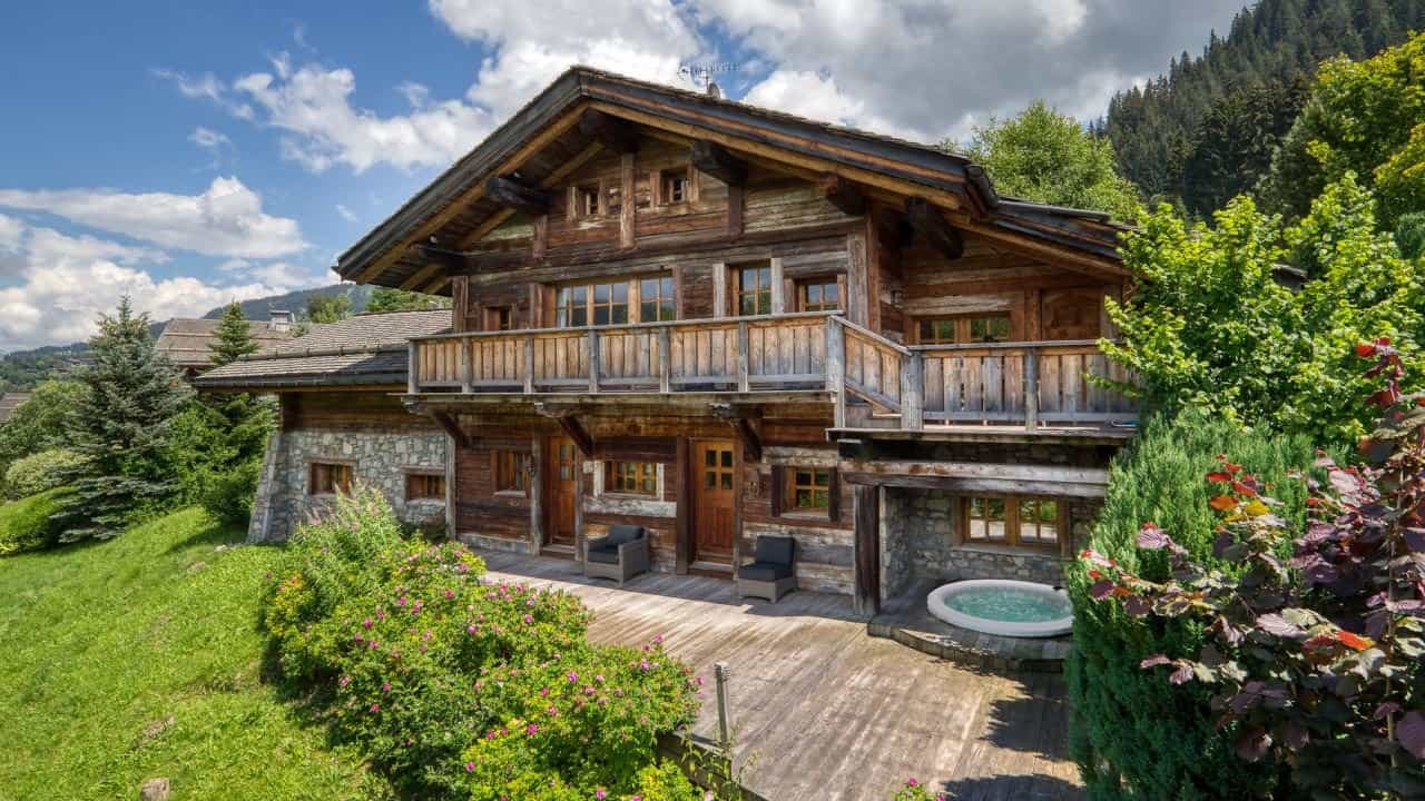 House in Megeve, Auvergne-Rhone-Alpes 10818154