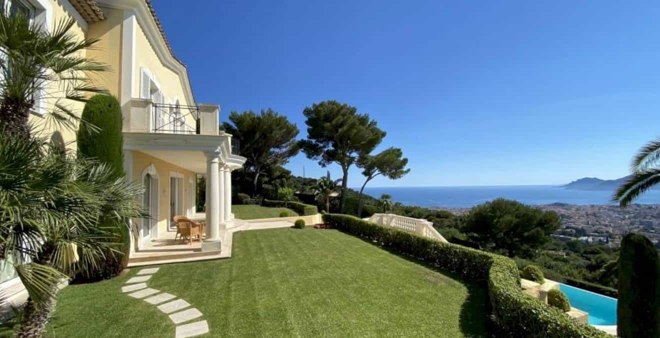 House in Cap Martin, Provence-Alpes-Cote d'Azur 10818176
