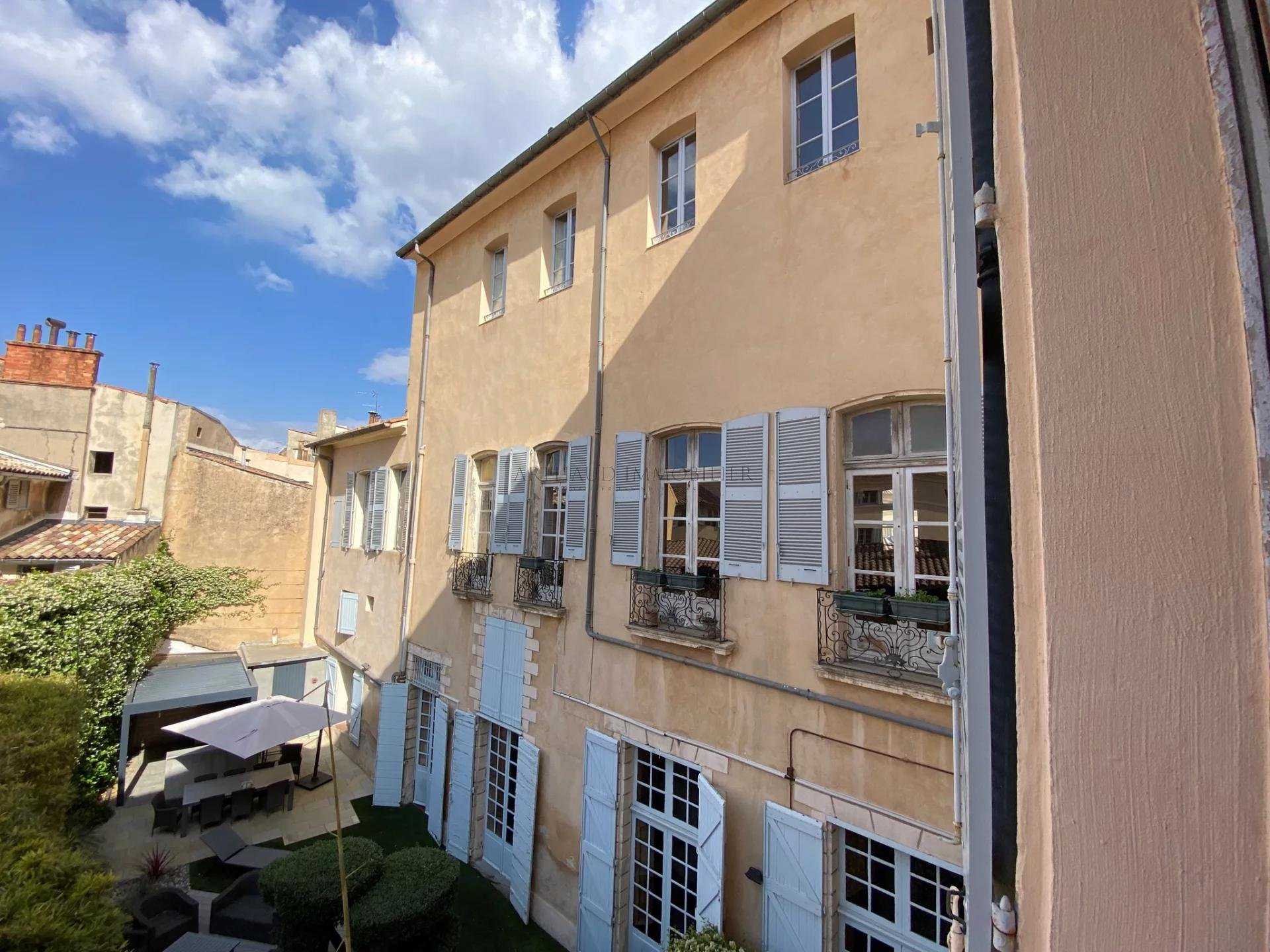 Casa nel Aix-en-Provence, Bouches-du-Rhône 10818206