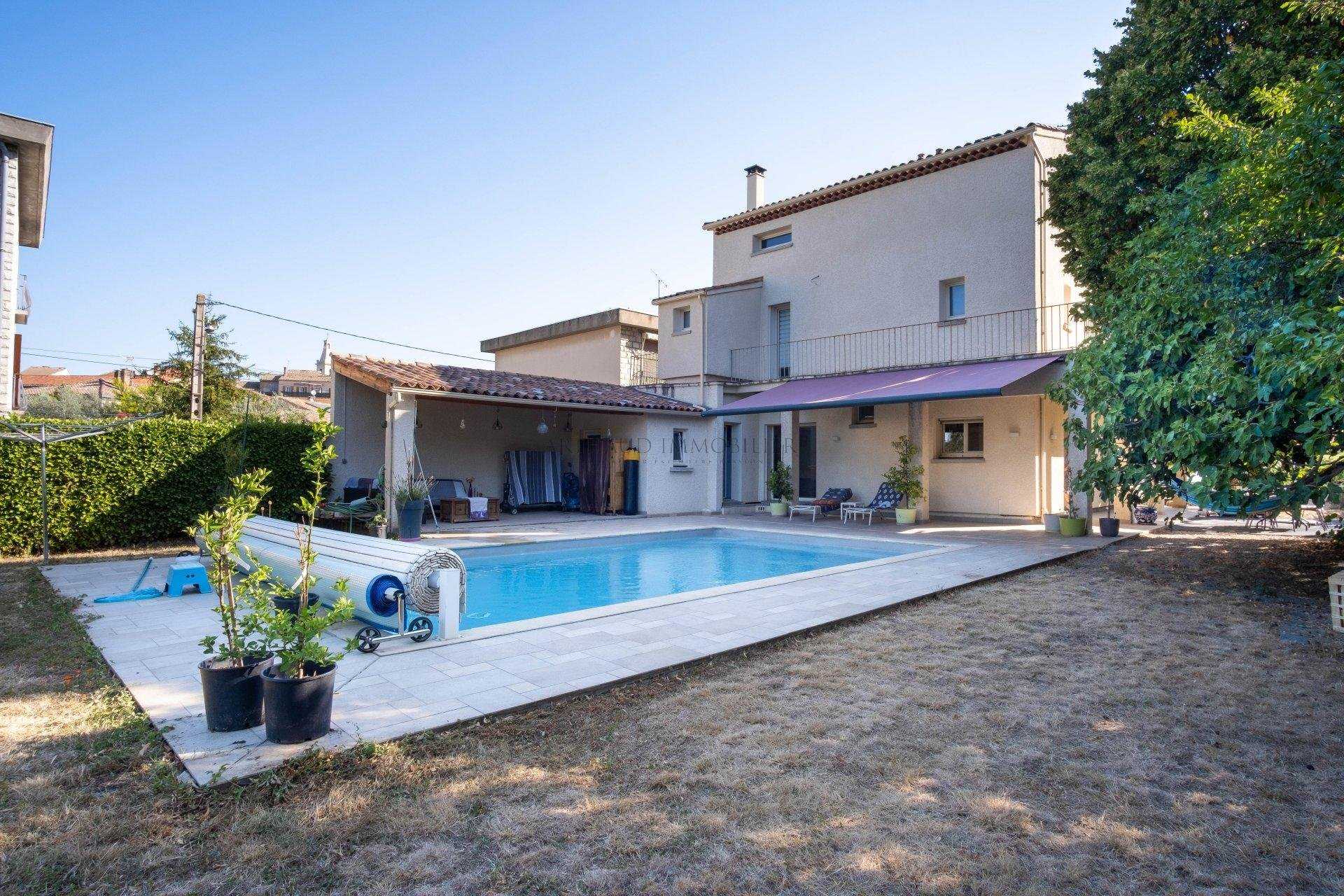 σπίτι σε Oraison, Provence-Alpes-Cote d'Azur 10818209