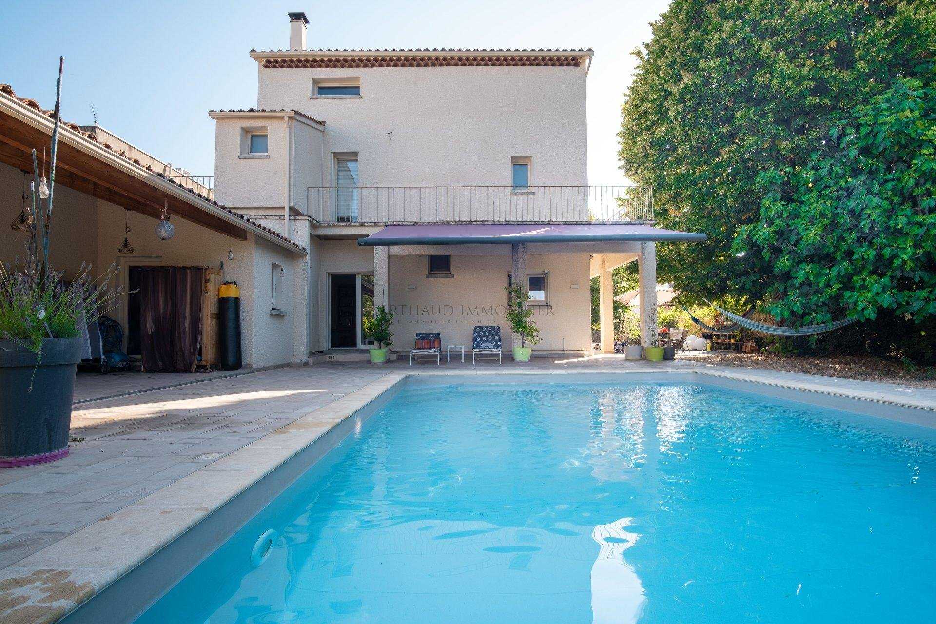 House in Oraison, Provence-Alpes-Cote d'Azur 10818209