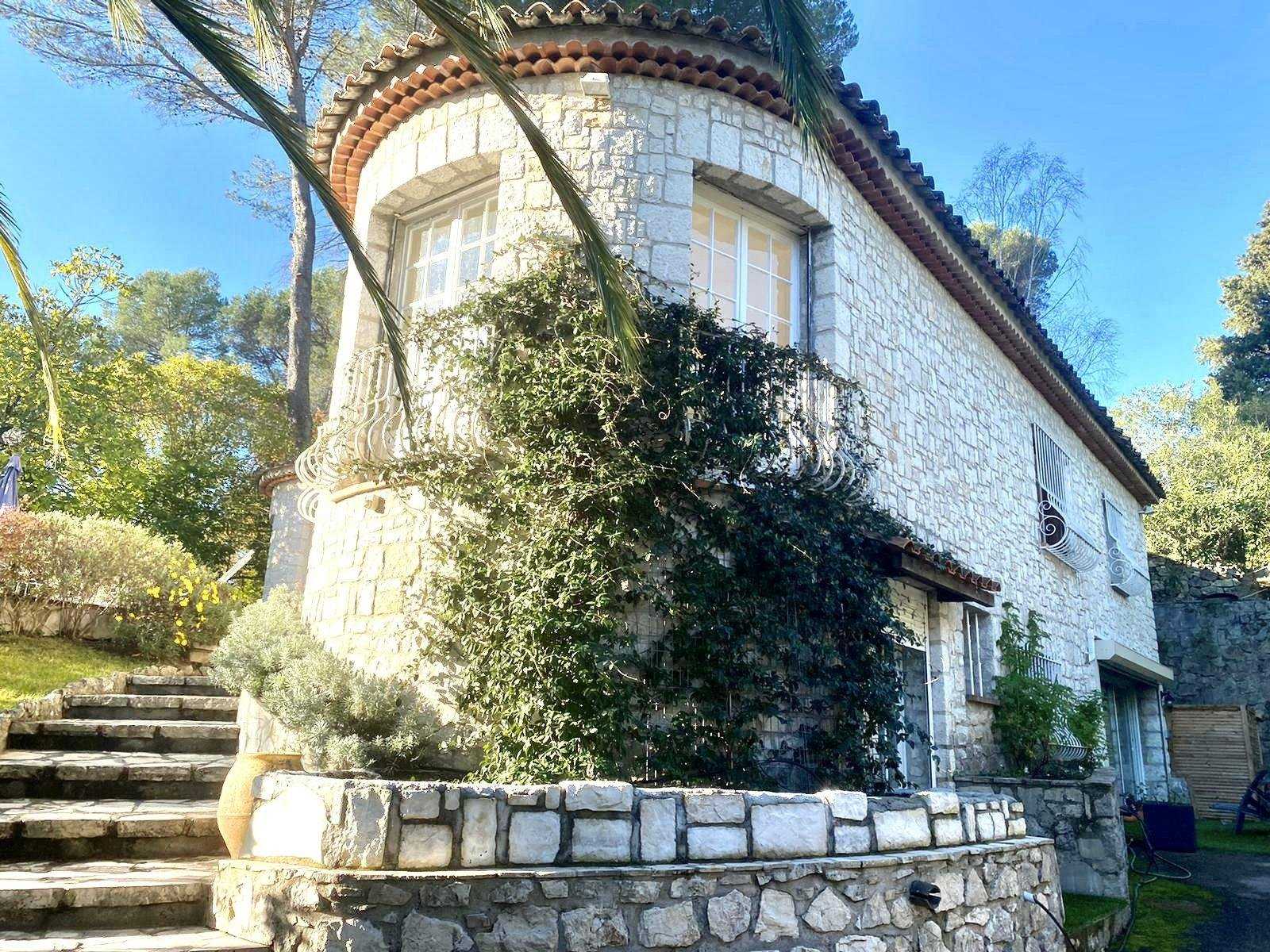 Residential in Mougins, Alpes-Maritimes 10818215