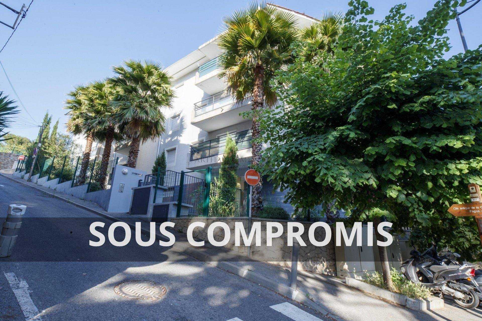 Condominium in Vallauris, Provence-Alpes-Côte d'Azur 10818217
