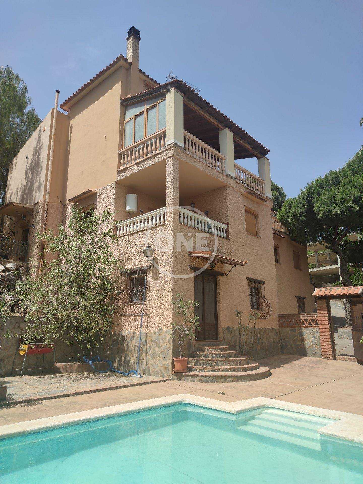 Casa nel Alhaurin de la Torre, Andalusia 10818256