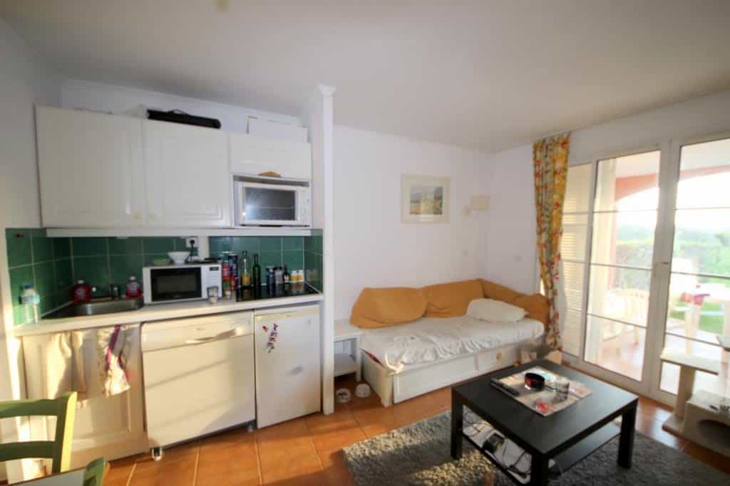 Condominium in Drammont, Provence-Alpes-Cote d'Azur 10818274