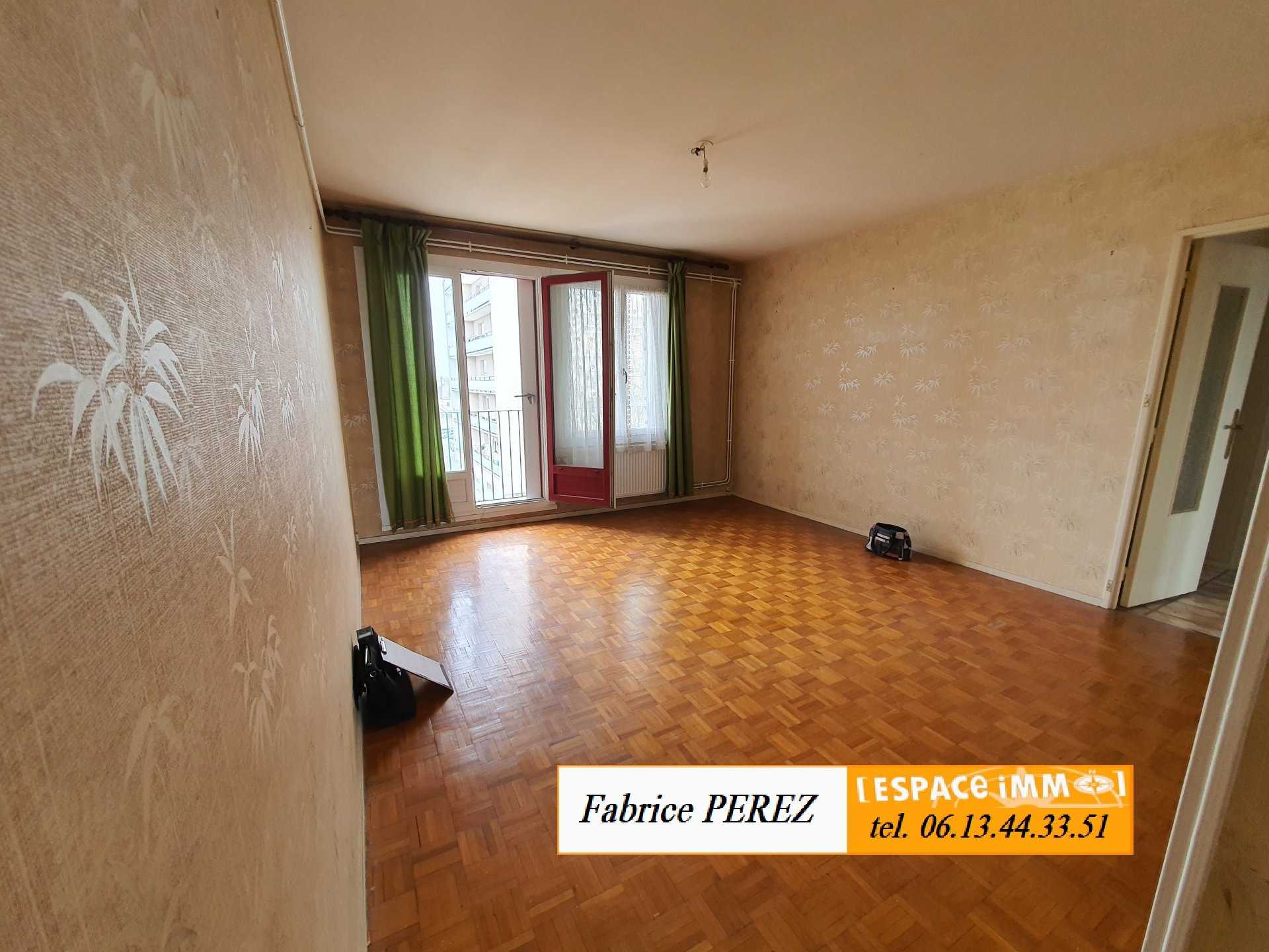 公寓 在 Vierzon, Centre-Val de Loire 10818330