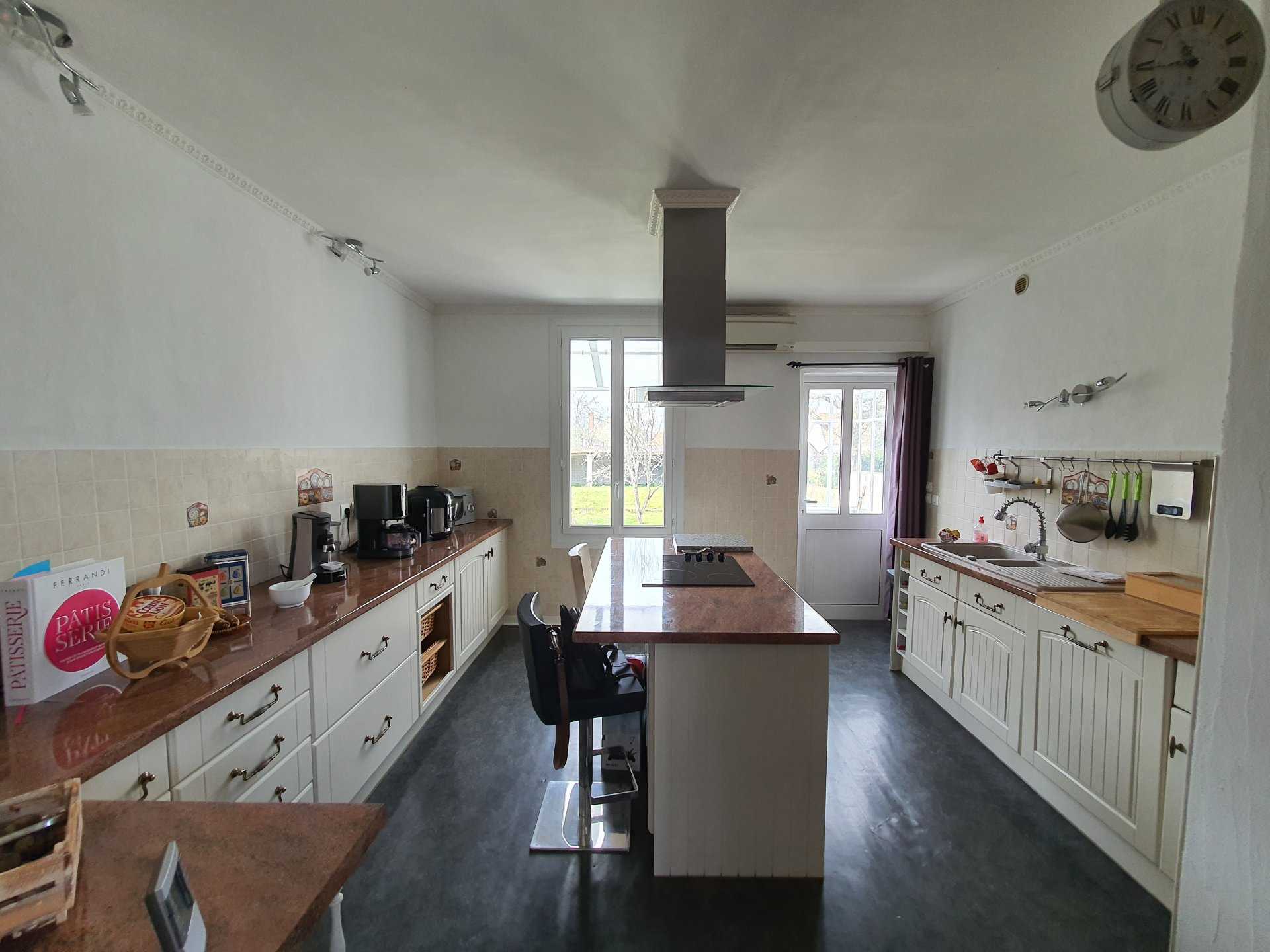 House in Salbris, Centre-Val de Loire 10818331