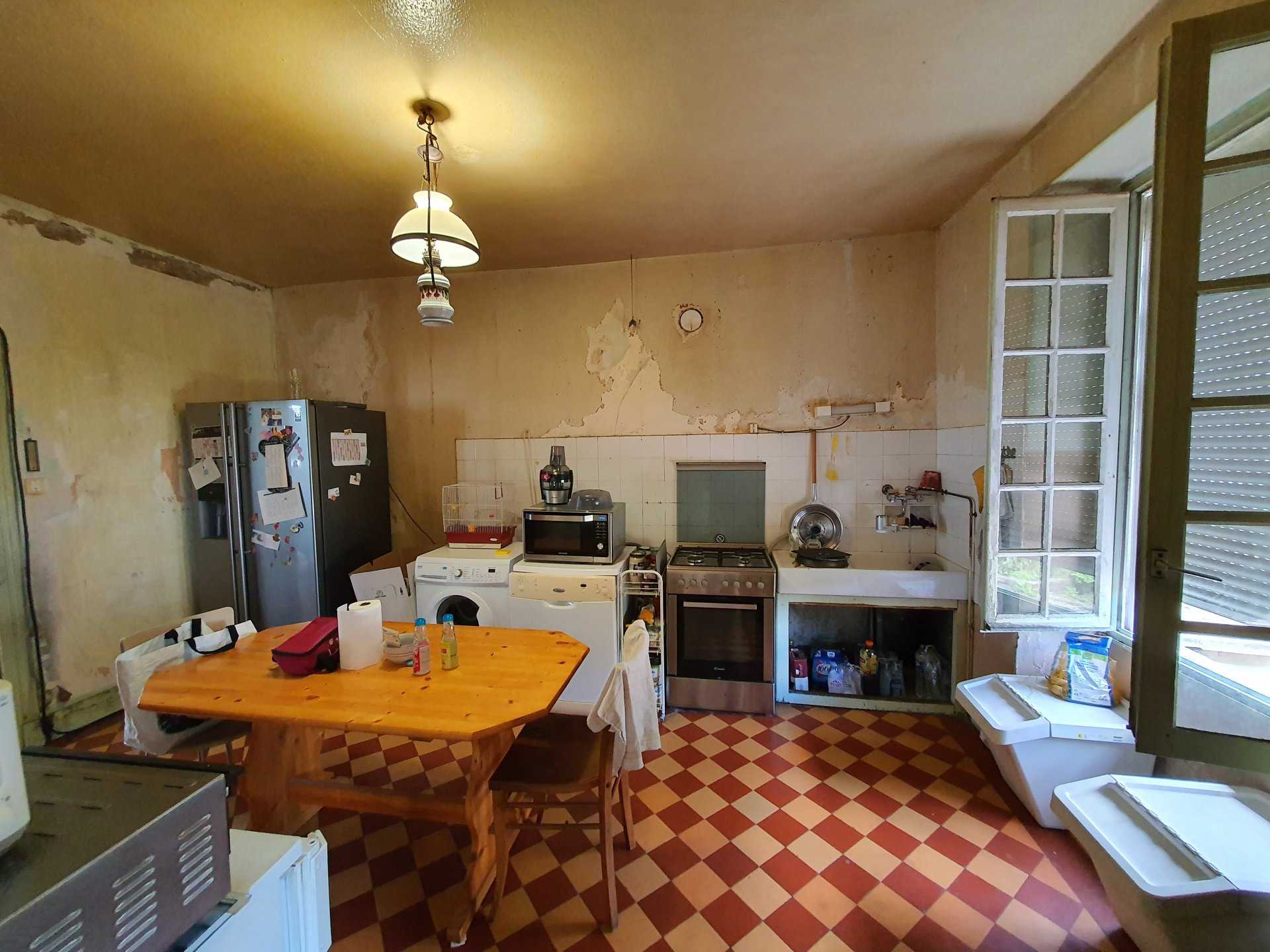 House in Mehun-sur-Yevre, Centre-Val de Loire 10818335