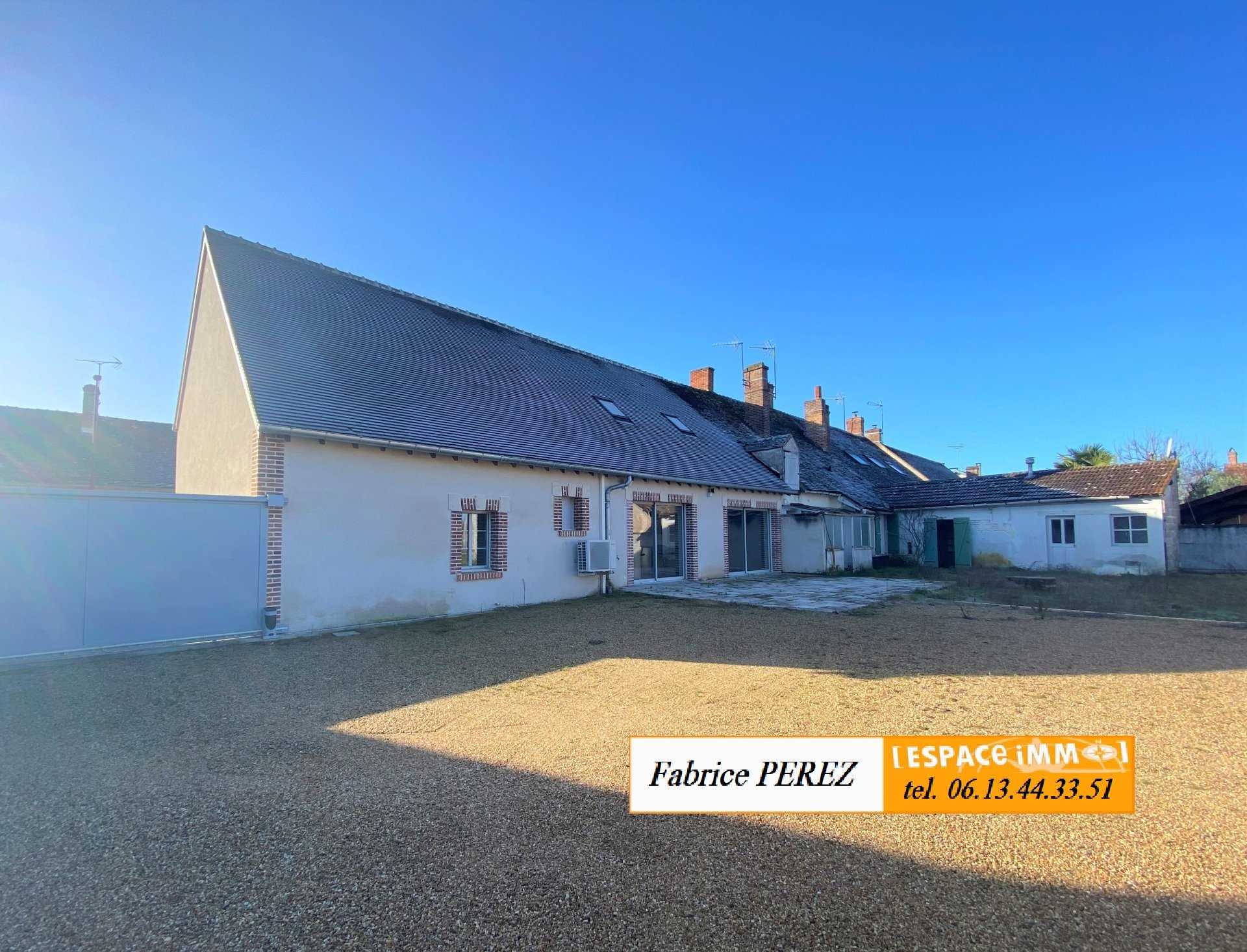House in Salbris, Centre-Val de Loire 10818338