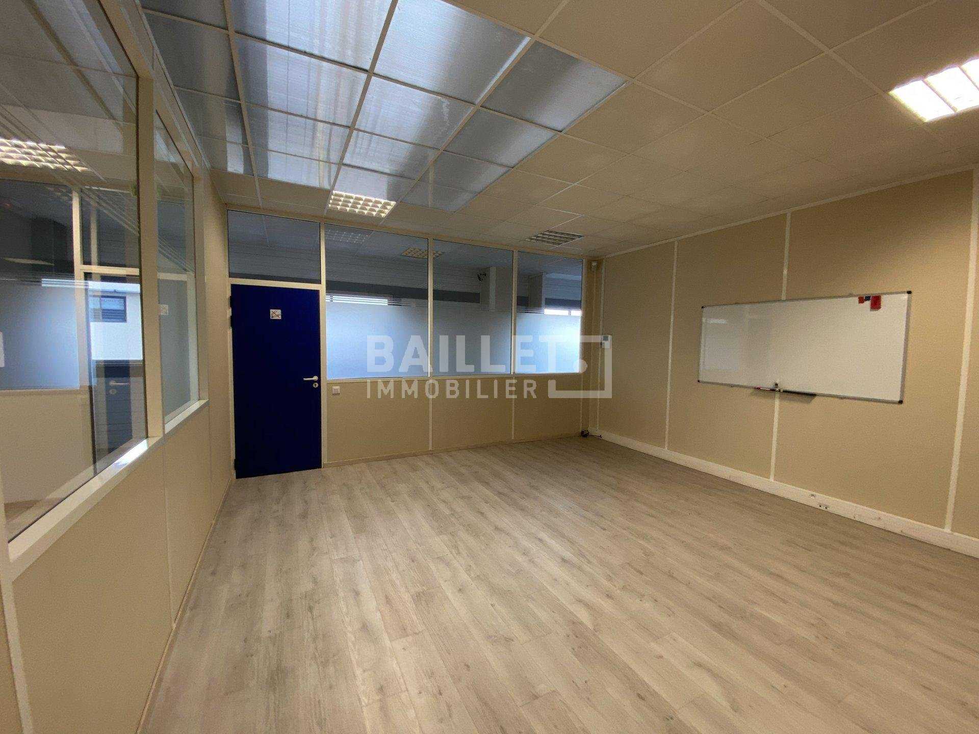 Office in Frejus, Provence-Alpes-Cote d'Azur 10818459