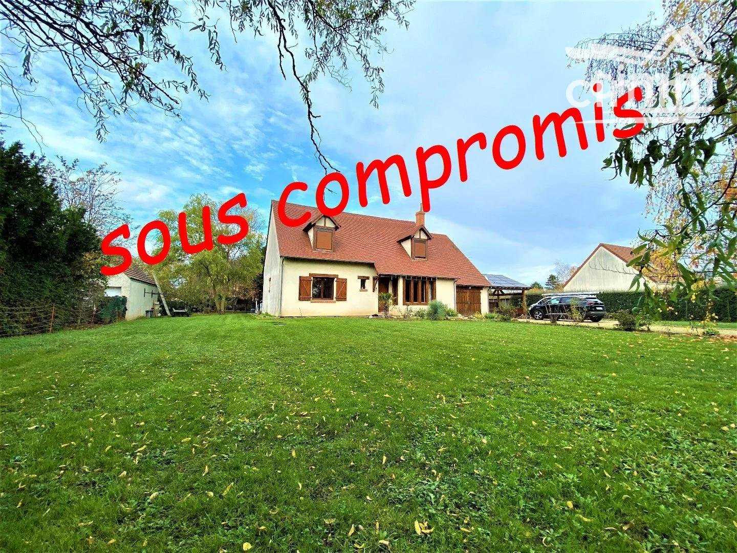 住宅 在 Saint-Denis-en-Val, Loiret 10818605