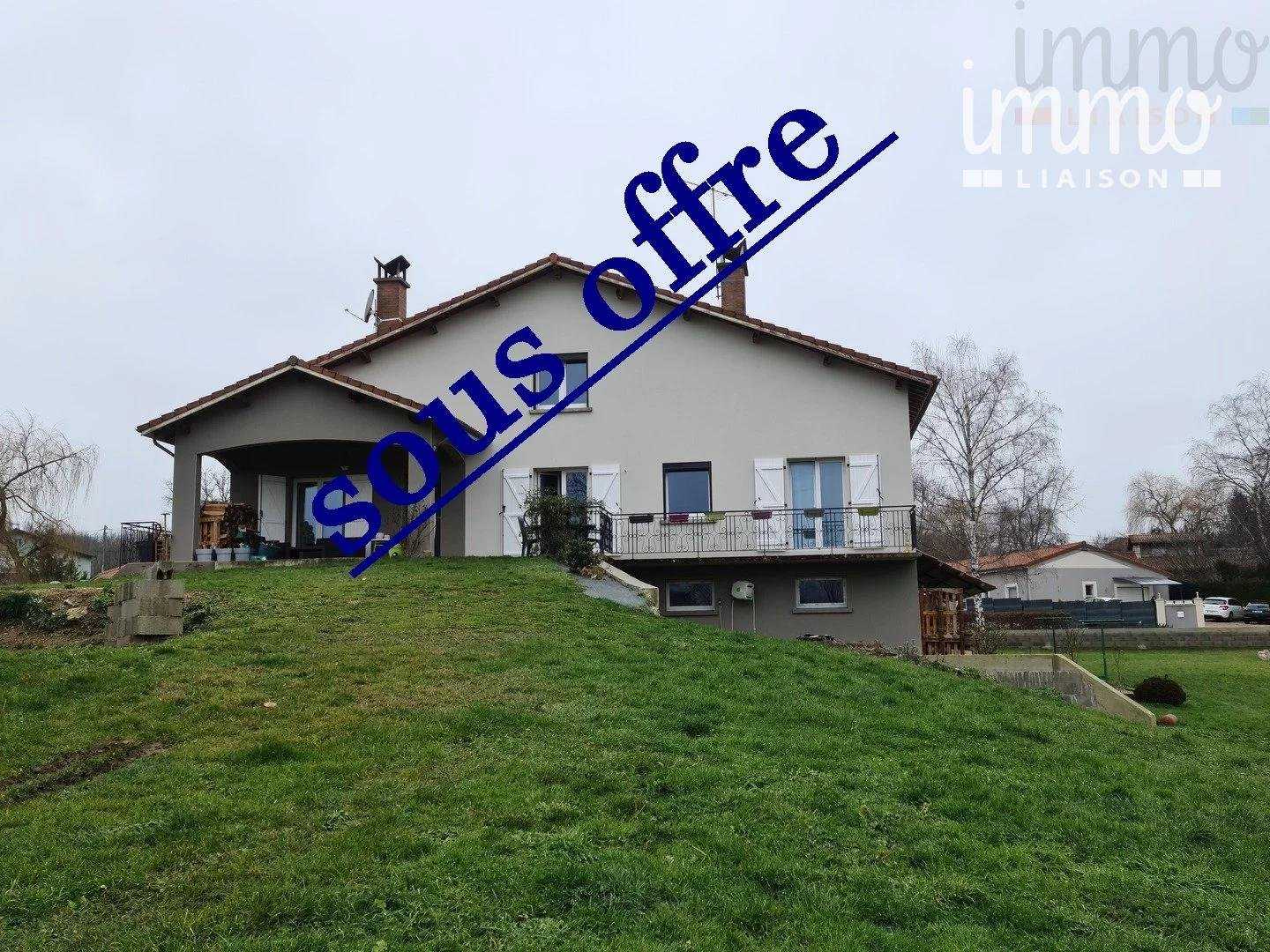 House in Thiers, Auvergne-Rhone-Alpes 10818747
