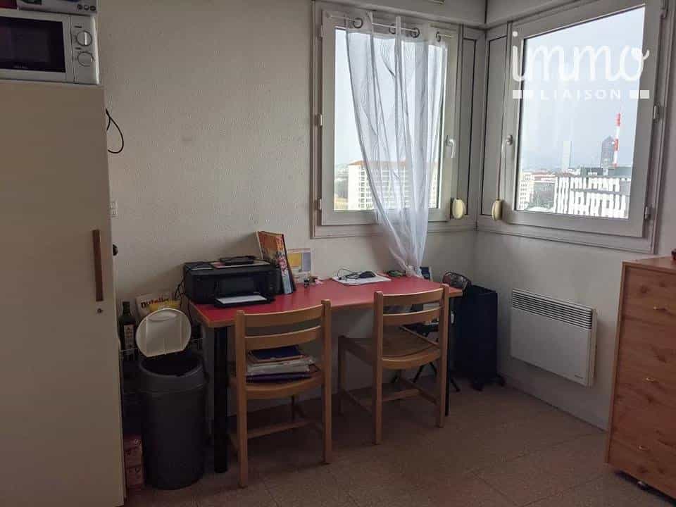 公寓 在 Lyon 8ème, Rhône 10819036