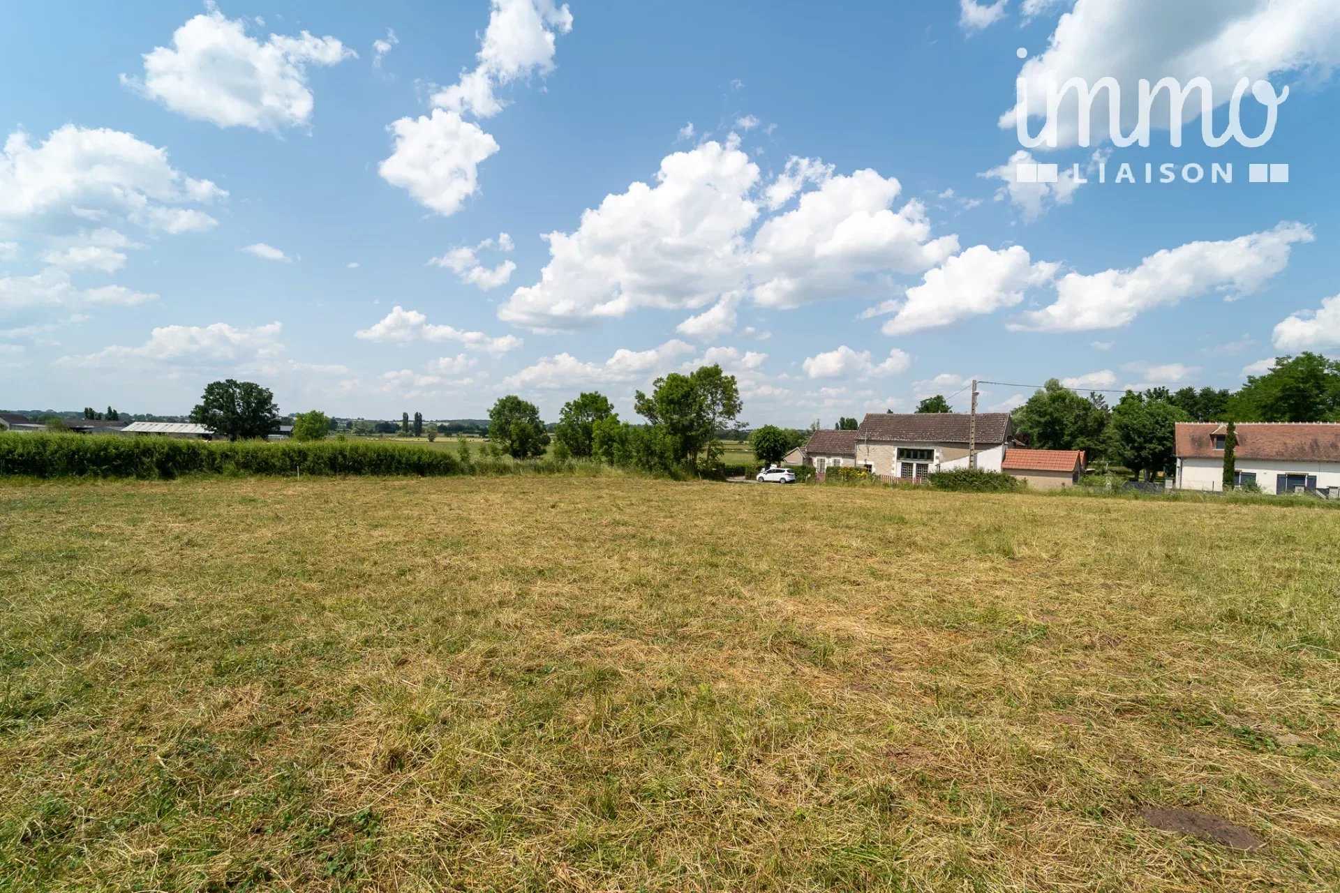 Land in Magny-Cours, Bourgogne-Franche-Comte 10819167
