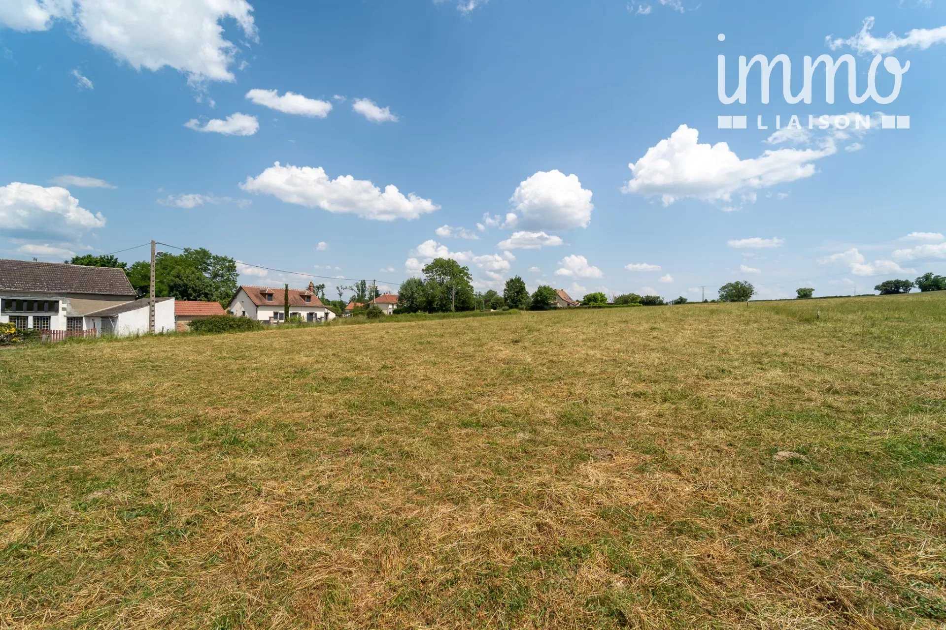 Land in Magny-Cours, Bourgogne-Franche-Comte 10819167
