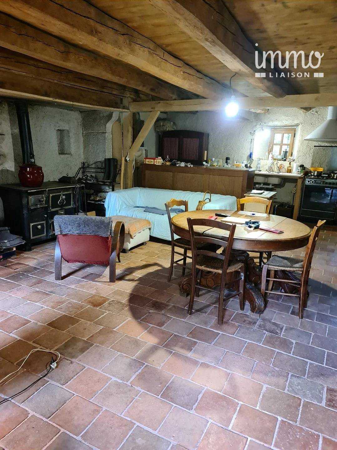 House in Le Brugeron, Auvergne-Rhone-Alpes 10819230
