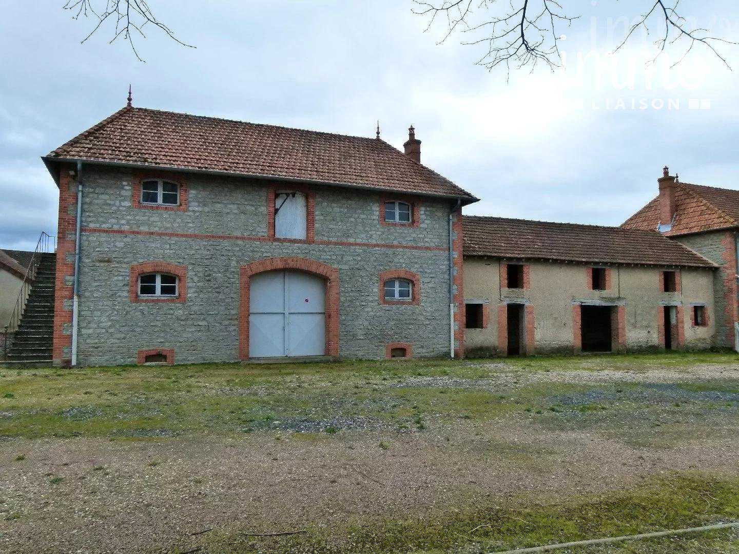 Huis in Marcigny, Bourgogne-Franche-Comte 10819237