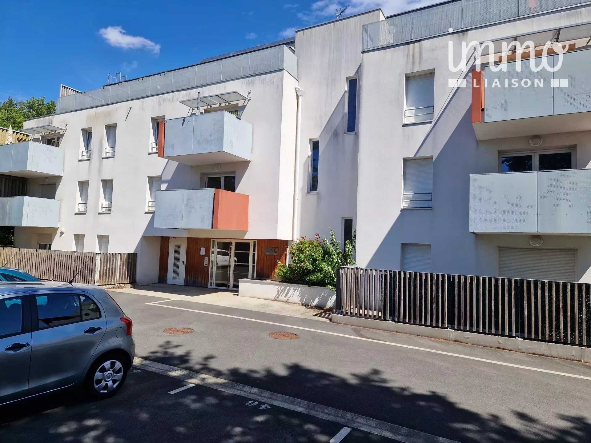 Condominium in La Chapelle-sur-Erdre, Pays de la Loire 10819268