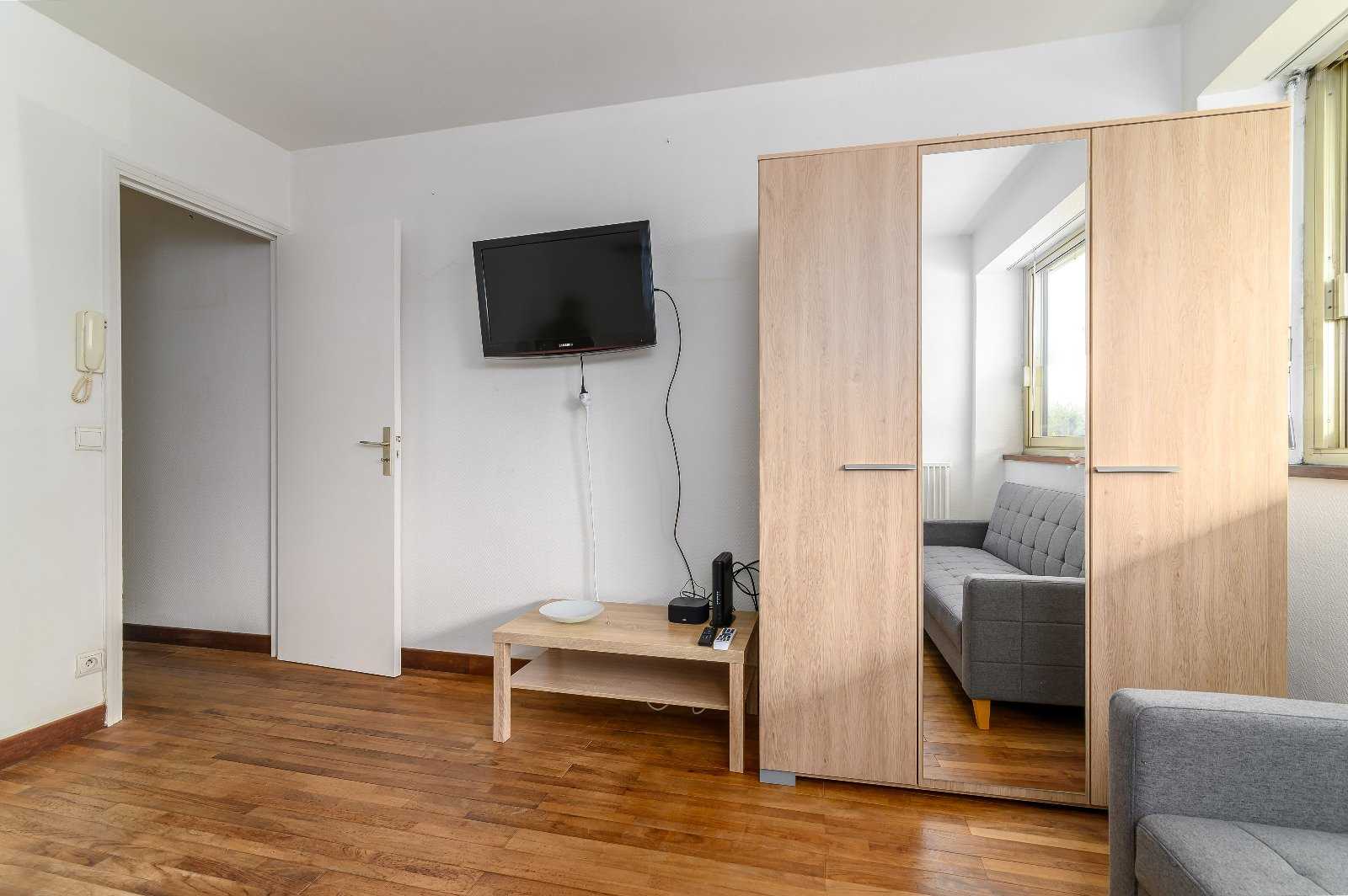 公寓 在 勒卡內, 普羅旺斯-阿爾卑斯-藍色海岸 10819413