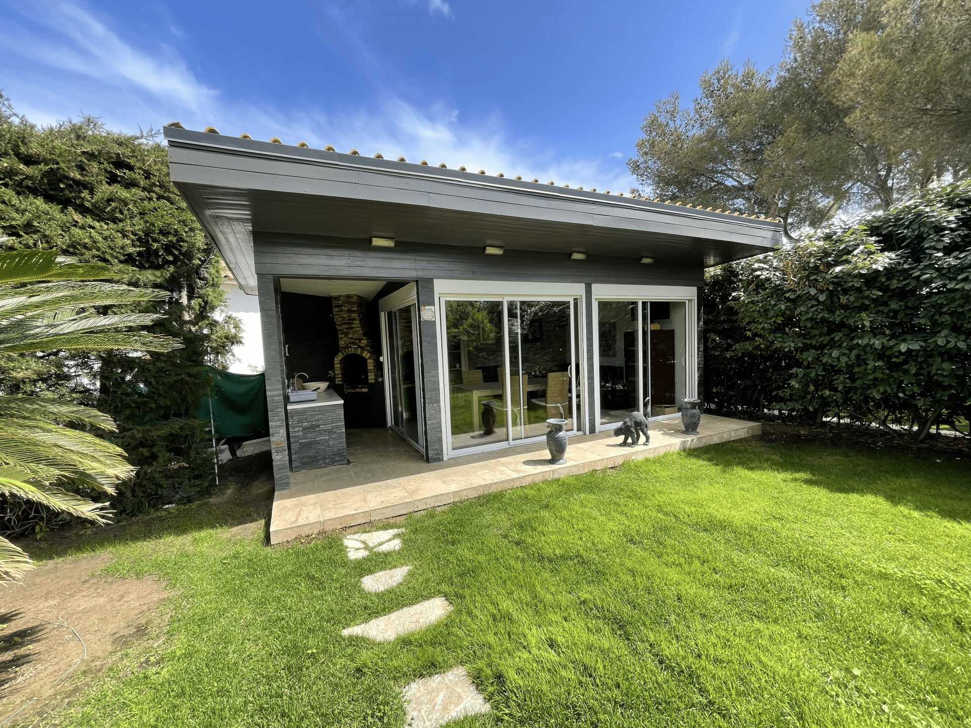 Huis in Sint-Aygulf, Provence-Alpes-Côte d'Azur 10819414