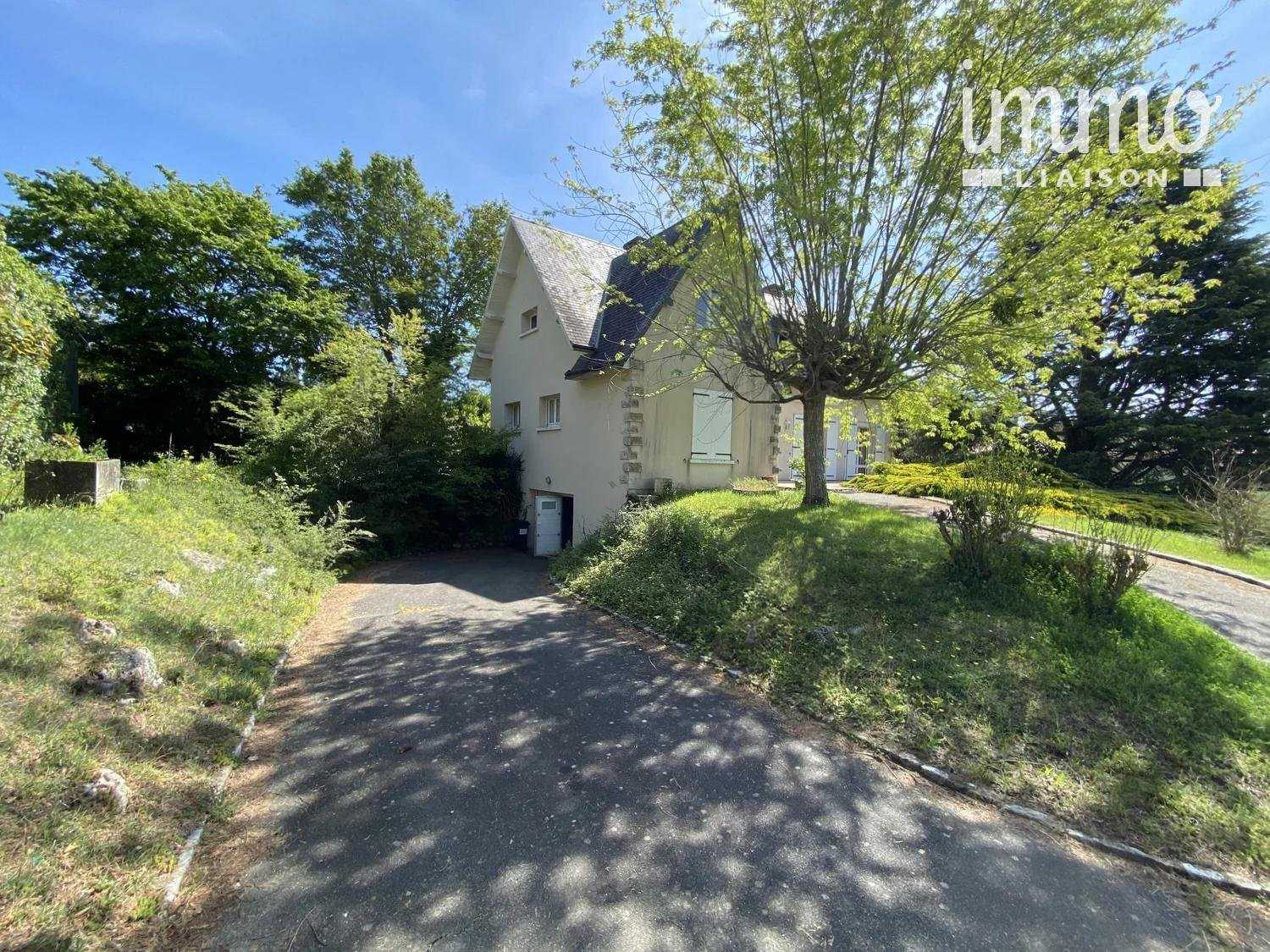 房子 在 Champigny-en-Beauce, Centre-Val de Loire 10819461