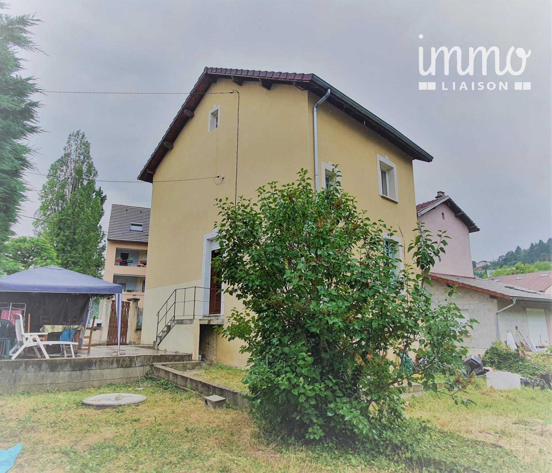 Casa nel La Tour-du-Pin, Alvernia-Rodano-Alpi 10819468
