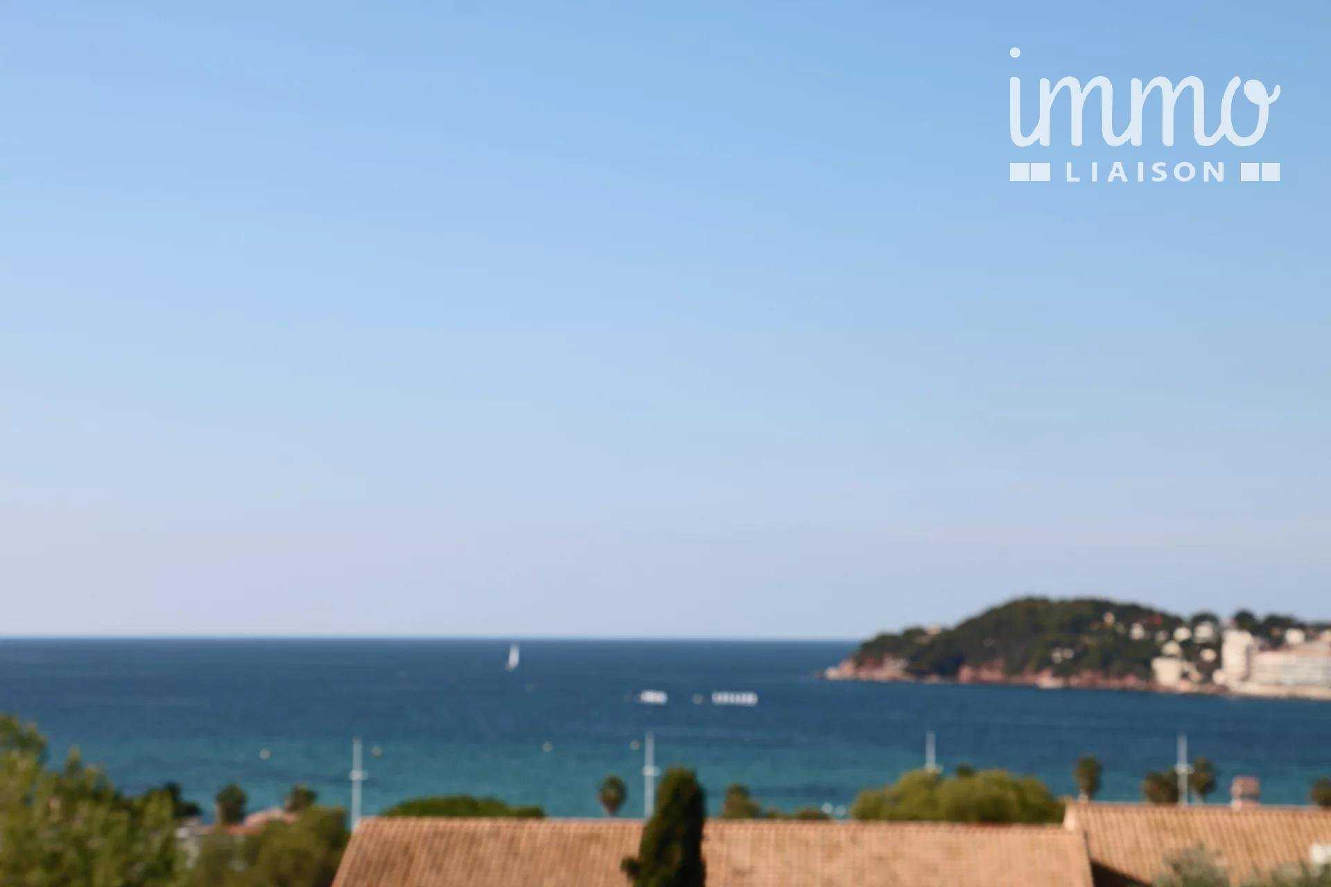 Residential in Six-Fours-les-Plages, Var 10819478