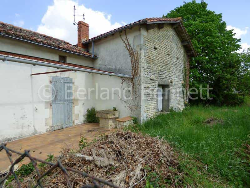 Casa nel Brioux-sur-Boutonne, Nuova Aquitania 10819625