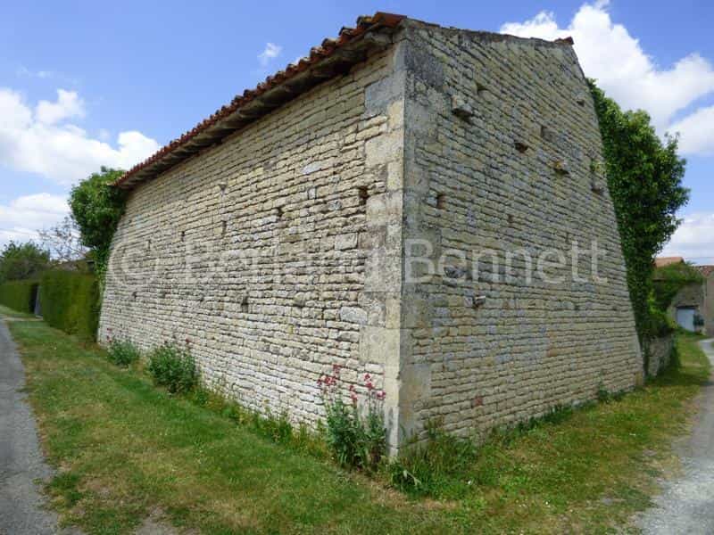 Rumah di Brioux-sur-Boutonne, Nouvelle-Aquitaine 10819625