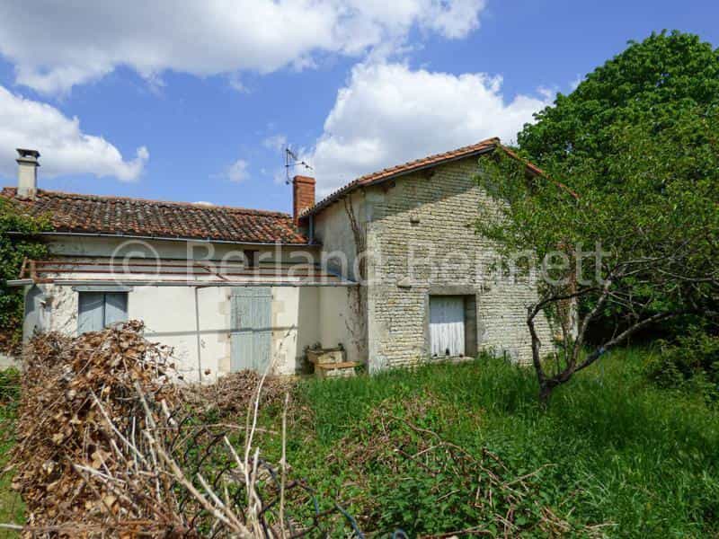 Hus i Brioux-sur-Boutonne, Nouvelle-Aquitaine 10819625