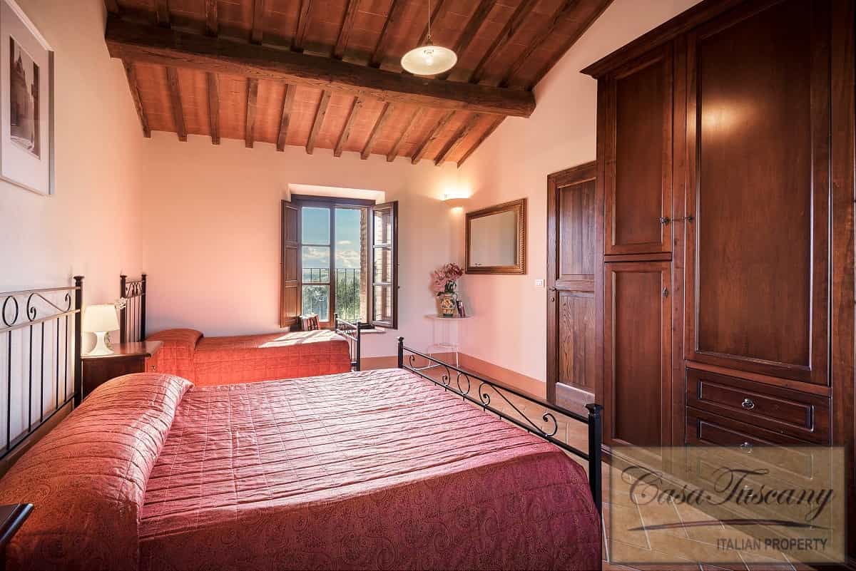 Osakehuoneisto sisään Montalcino, Tuscany 10819700