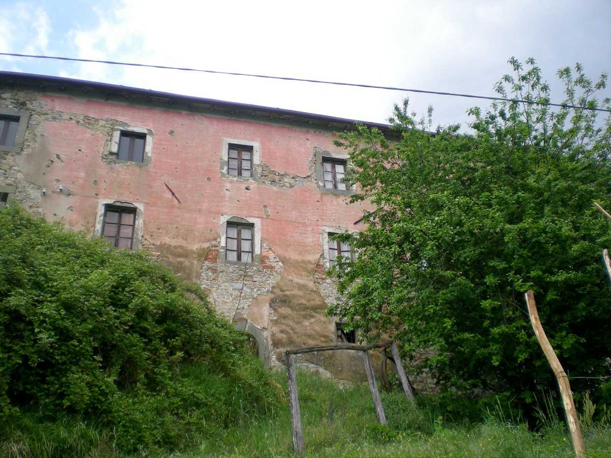 Квартира в Castelnuovo di Garfagnana, Tuscany 10819703