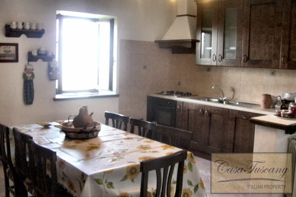 房子 在 Castiglione di Garfagnana, Tuscany 10819713