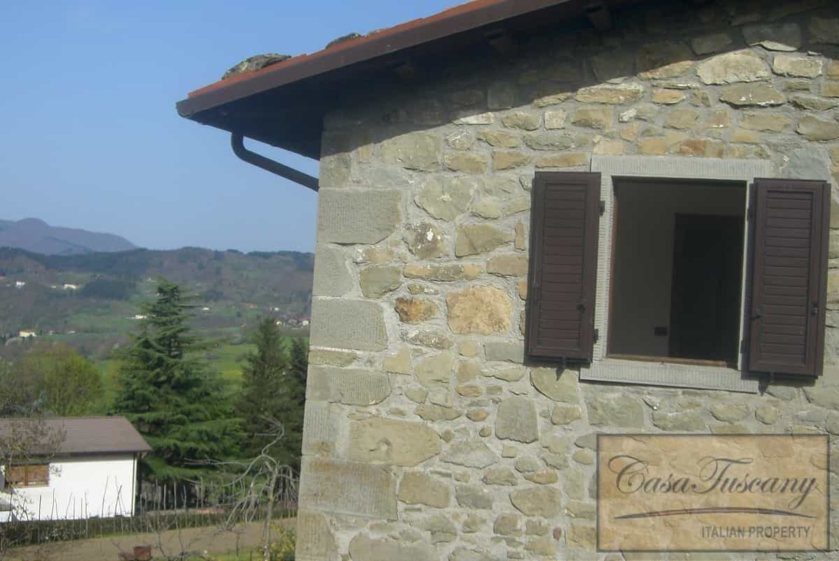 rumah dalam Castiglione di Garfagnana, Tuscany 10819713