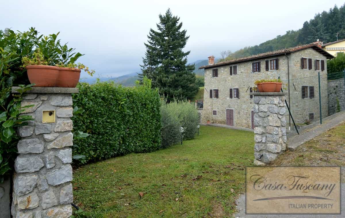 Huis in Castiglione di Garfagnana, Tuscany 10819713