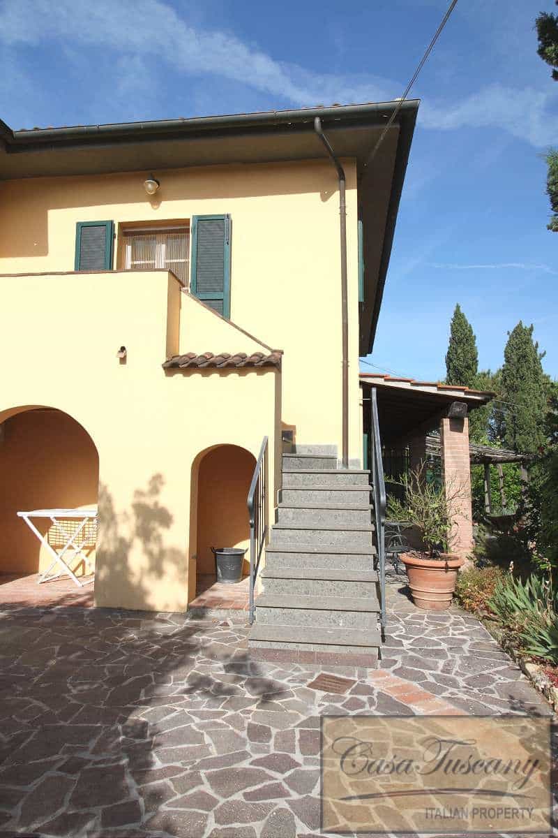 房子 在 Crespina, Tuscany 10819714