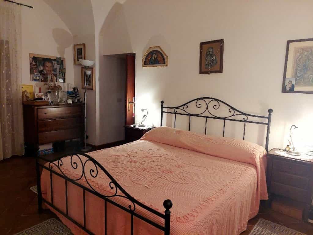 بيت في Volterra, Tuscany 10819720