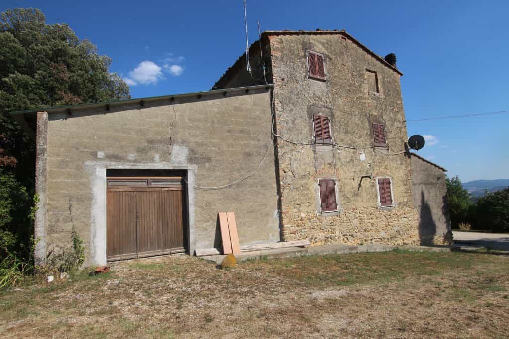 rumah dalam Volterra, Tuscany 10819720
