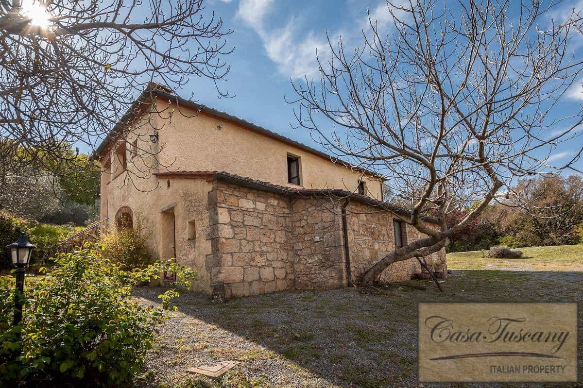 House in Sarteano, Tuscany 10819723